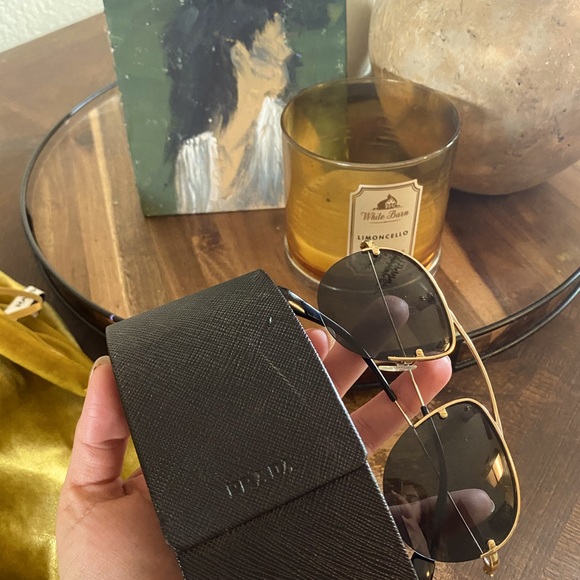 PRADA sunglasses - Picture 4 of 5